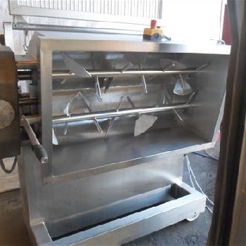 Velati Mixer300 twin shaft paddle mixer and tote bin hoist
