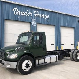 2013 FREIGHTLINER M2 106
