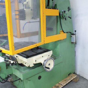 Slotting machine Cabe 450ST