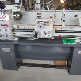 Torno paralelo KAMI DKM 332-1