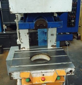Eccentric punching press