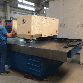 Punching nibbling machine