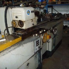 Cylindrical grinding machine