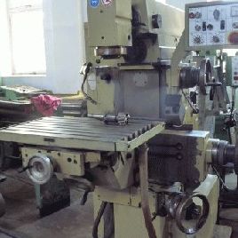 Universal milling Machine