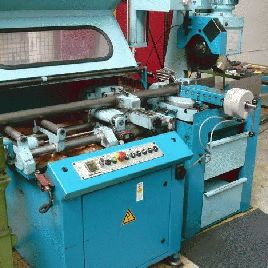 Metal sawing machine