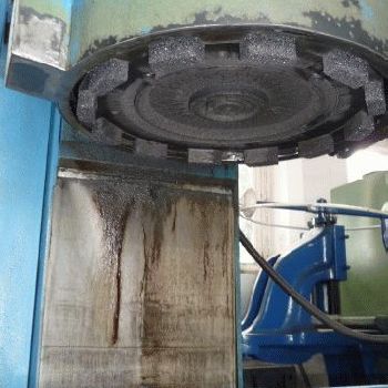 Vertical surface grinding machine